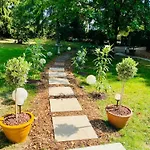 Les Jardins De Phidji Avec Entree Autonome Climatisation Neuve Et Parking Prive * Buzet-sur-Tarn