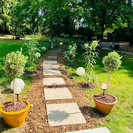 Les Jardins De Phidji Avec Entrée Autonome Climatisation Neuve Et Parking Privé * Buzet-sur-Tarn