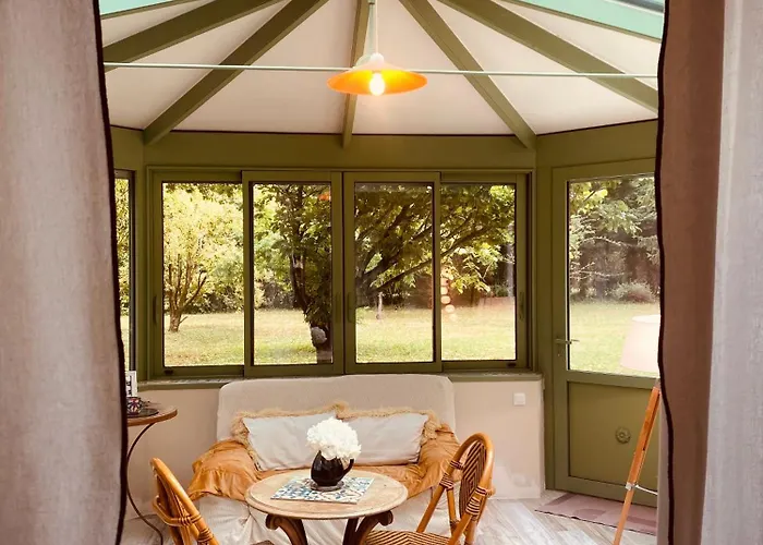 ゲストハウス Les Jardins De Phidji Buzet-sur-Tarn