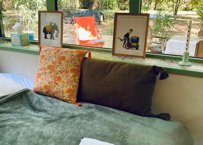 ゲストハウス Les Jardins De Phidji Buzet-sur-Tarn