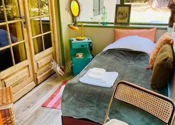 ゲストハウス Les Jardins De Phidji Buzet-sur-Tarn