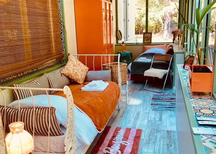 ゲストハウス Les Jardins De Phidji Buzet-sur-Tarn