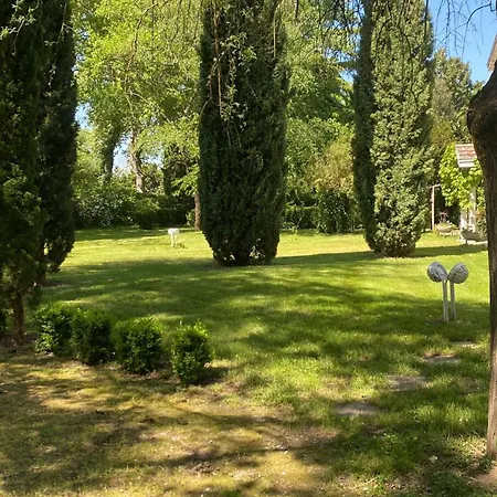 Les Jardins De Phidji Avec Entree Autonome Climatisation Neuve Et Parking Prive Гостевой дом *
